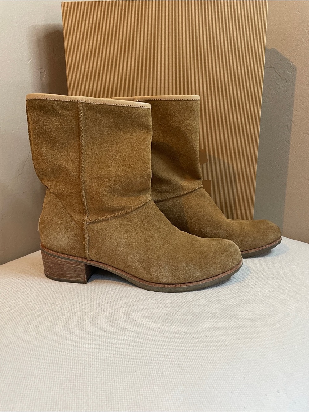 Ugg Women's Suede Mid-Calf Boots - Tan Size 8